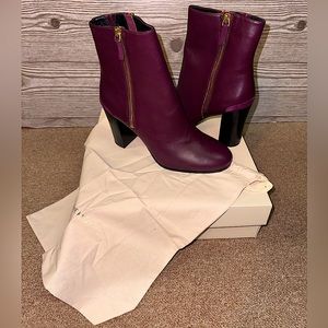 Katherine Kelly sz 9.5 - plum block heel bootie - new with box and dust bag